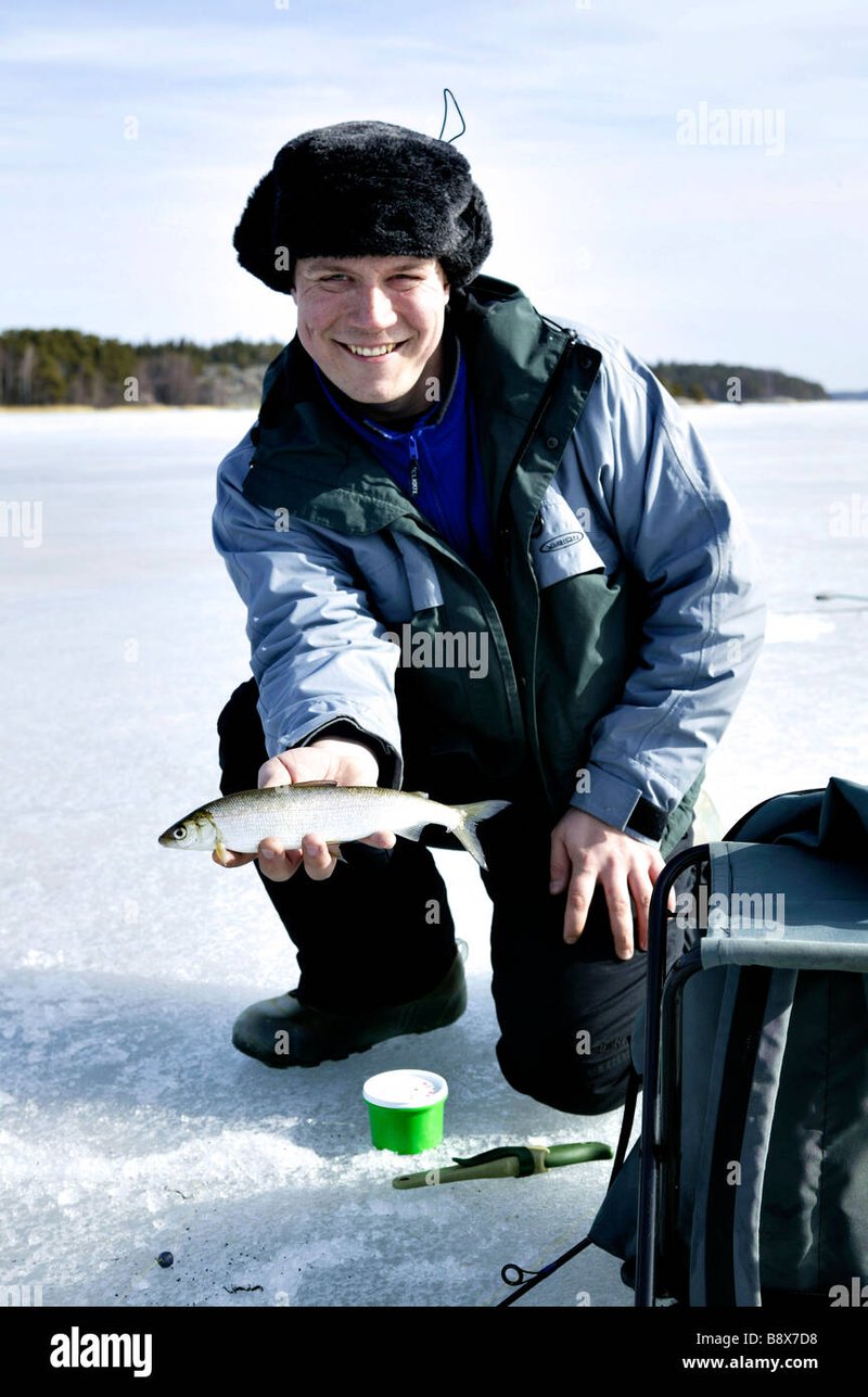 United Kigdom - ice fishing game online
